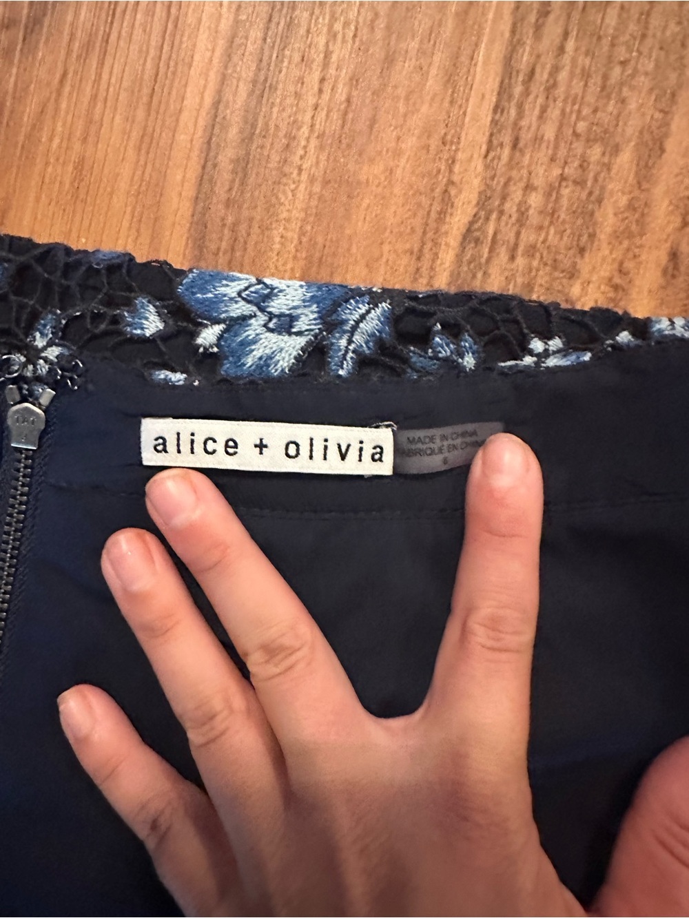 Alice & Olivia Floral Lace A-Line Mini Skirt in Navy and Blue - Picture 4 of 4